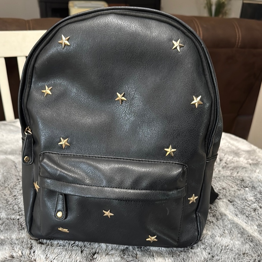 Kiss Me Couture Girls Black Backpack Adjustable Strap Zip Pockets Faux‎ Leather